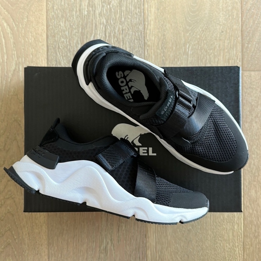 Sorel KINETIC RNEGD STRAP Black White Sneakers